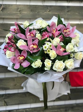 Букет цветов из: Розы и Хризантемы в Летуново