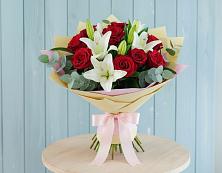 Букет цветов из:  Лилии и Розы в Летуново