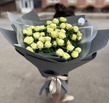 Букет Белые кустовые розы Солинеро в Летуново