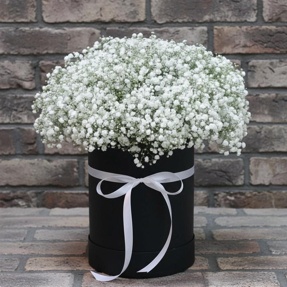 Цветочная композиция из Гипсофила в шляпной коробке в Летуново