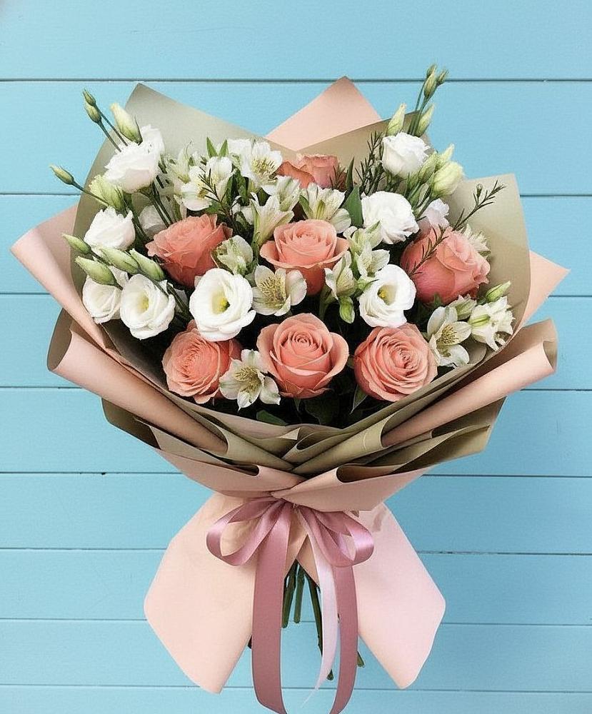 Букет цветов из: Розы, Альстромерии и Лизиантусы в Летуново