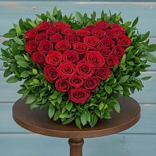 Цветочная композиция из Розы в виде сердца в Летуново