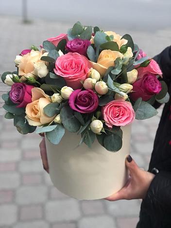 Цветочная композиция из Розы в шляпной коробке в Летуново