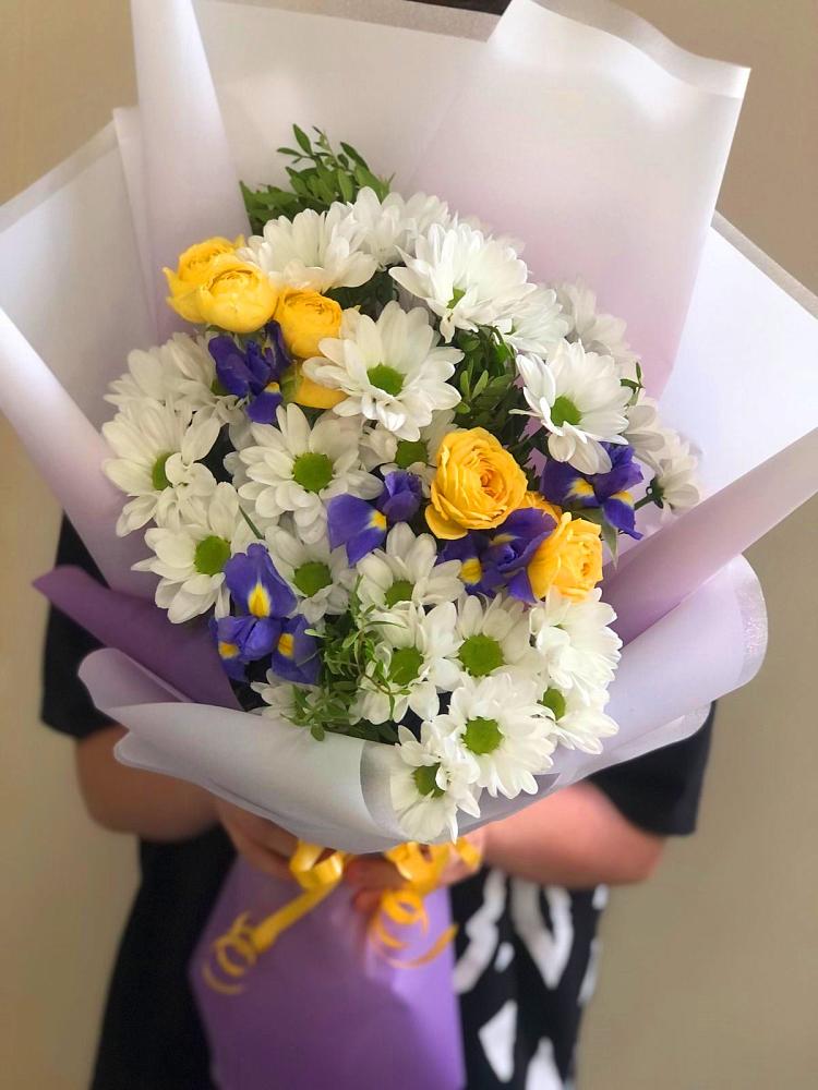 Букет цветов из: Ирисы, Хризантемы и Розы в Летуново