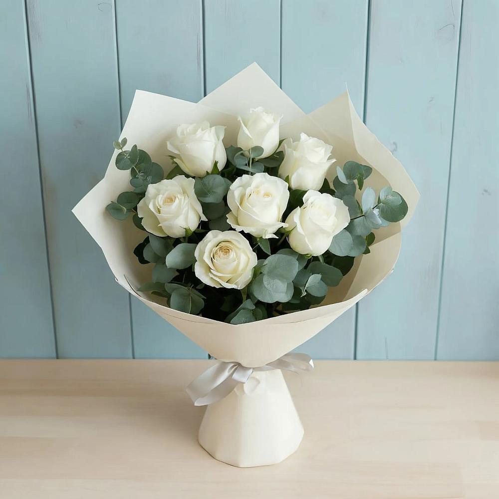 Букет Белые розы в Эвкалипте в Летуново