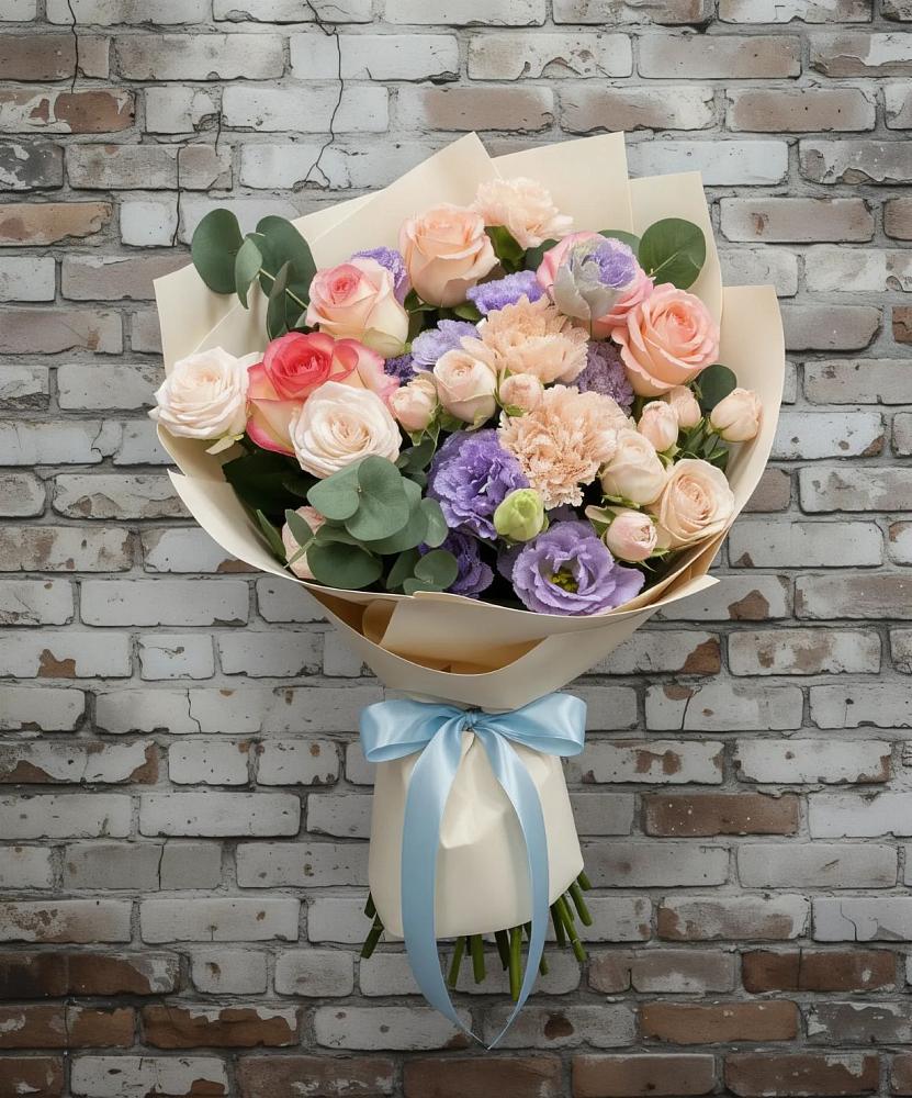 Букет цветов из: Розы, Лизиантусы и Гвоздики в Летуново