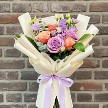 Букет цветов из:  Лизиантусы и Розы в Летуново
