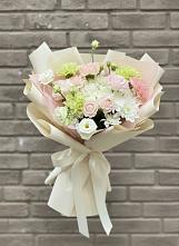 Букет цветов из:  Гвоздики, Розы, Лизиантусы и Хризантемы в Летуново