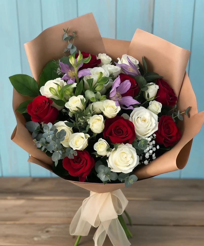 Букет цветов из: Розы и Альстромерии в Летуново
