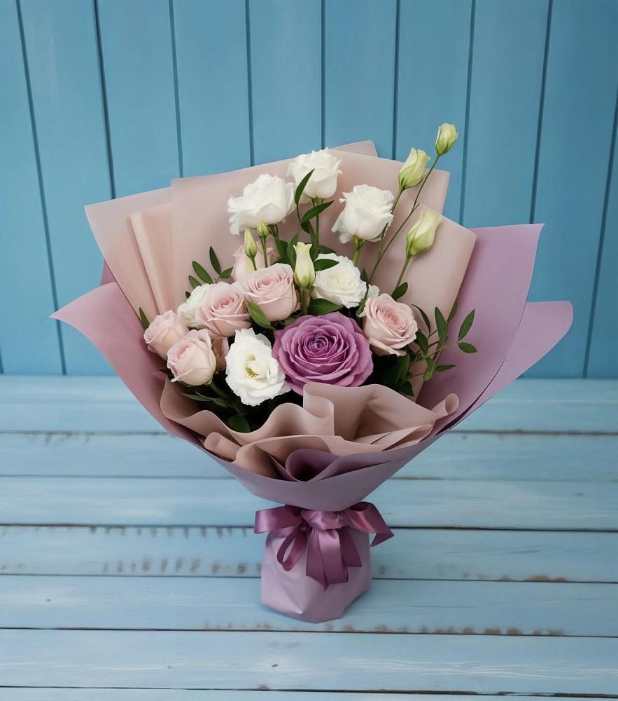 Букет цветов из: Розы и Лизиантусы в Летуново